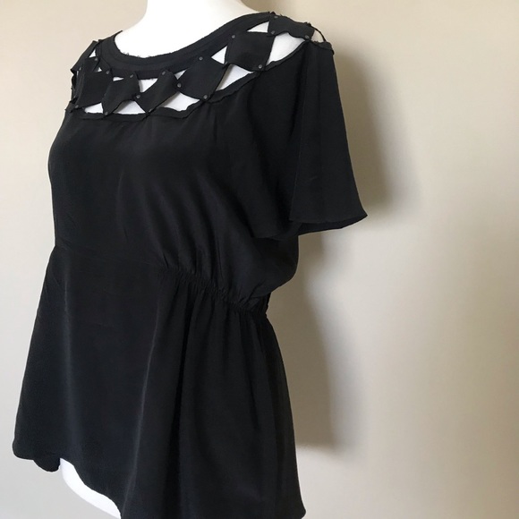 BCBG BCBGMAXAZRIA blouse with neck cutout detail - Picture 4 of 6